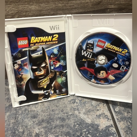 5 for $60 - LEGO Batman 2: DC Super Heroes for Wii - Picture 2 of 4